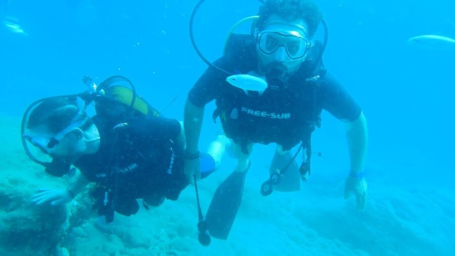 Alanya: 2 Guided Scuba Dives with Lunch and Hotel Transfers - Learning the basics before you enter the water