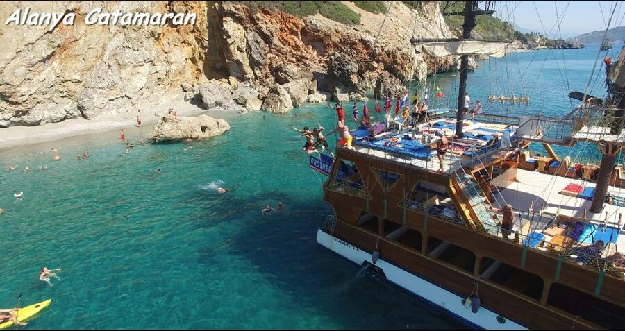 Alanya: Catamaran Boat Trip with Sunbathing and Swimming - Key points at a glance