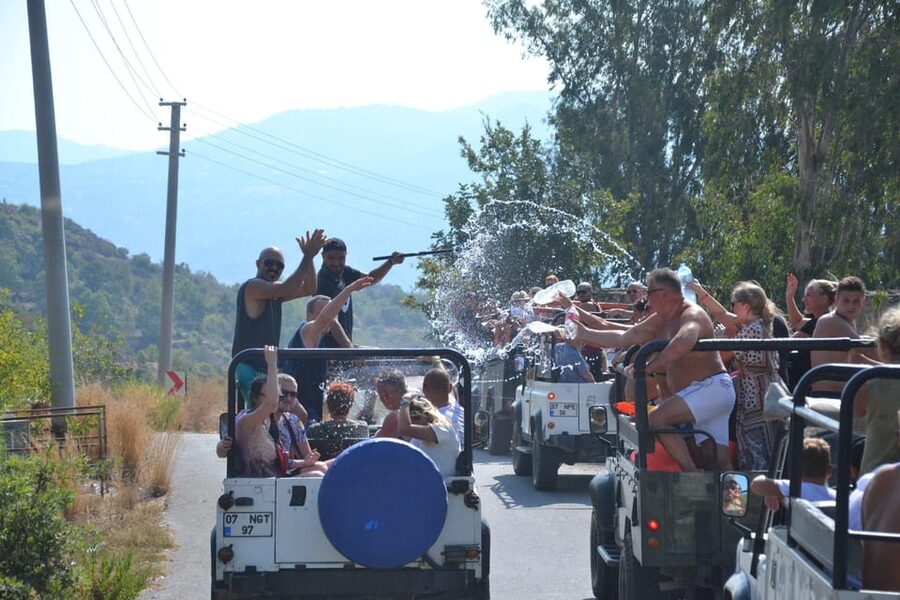 Alanya: Dim River, Dim Cave, and Kestel Jeep Tour with Lunch - Who should book this tour?