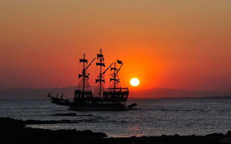 Alanya Optional Alcoholic Sunset Boat Cruise and Foam Party - Sunset sailing from Alanya’s harbor