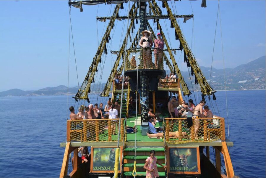 Alanya: Pirate Boat Tour w/ BBQ & Foam Party - Hotel pickup and finding the Sword Lion