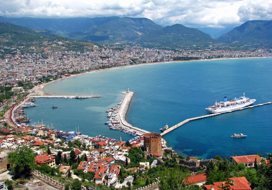 Alanya: Pirate Boat Tour with Unlimited Soft Drinks & Lunch - Getting to the harbor and starting the morning