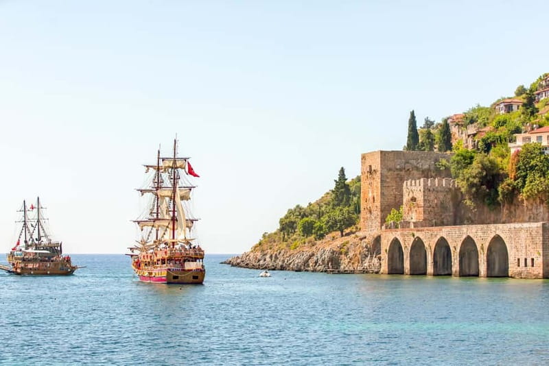 Alanya: Pirate Boat Trip with Lunch and Drinks - Lover’s Cave, lunch, and another hour in the water