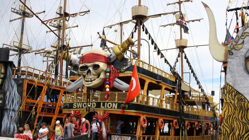 Alanya: Pirate Boat Trip with Lunch and Drinks - Swimming near Cleopatra Beach and Ulaş Beach