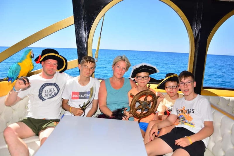 Alanya: Pirate Boat Trip with Meal, Drinks and Pickup Option - Lunch: simple, filling, and not designed for every diet