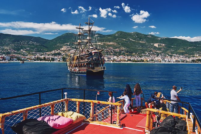 Alanya Pirate Boat with Lunch and Drinks - Alanya Castle looks best from offshore