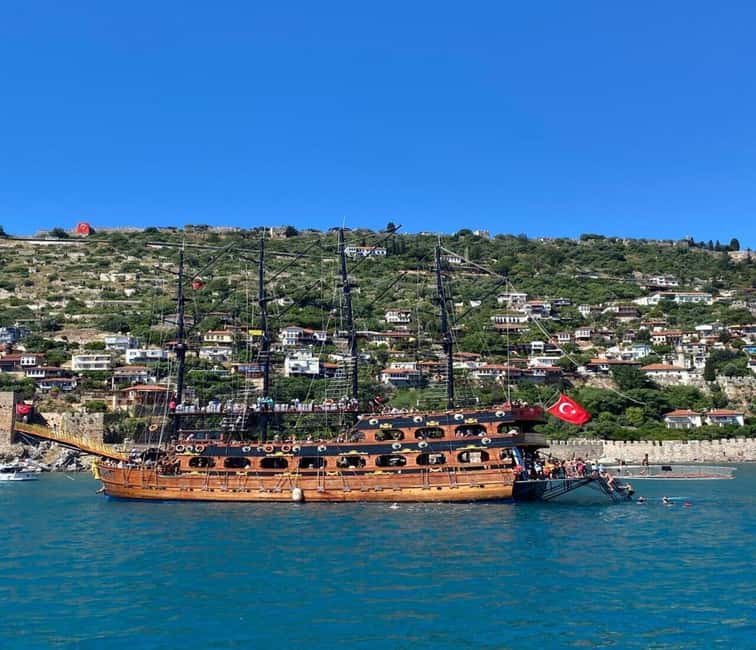 Alanya: Pirate Boat with Lunch and Unlimited Drinks - A pirate ship with a family-day feel