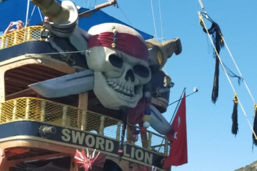 Alanya: Pirate Ship Cruise with Food and Swimming Stops - Lunch on board: simple, practical, and included