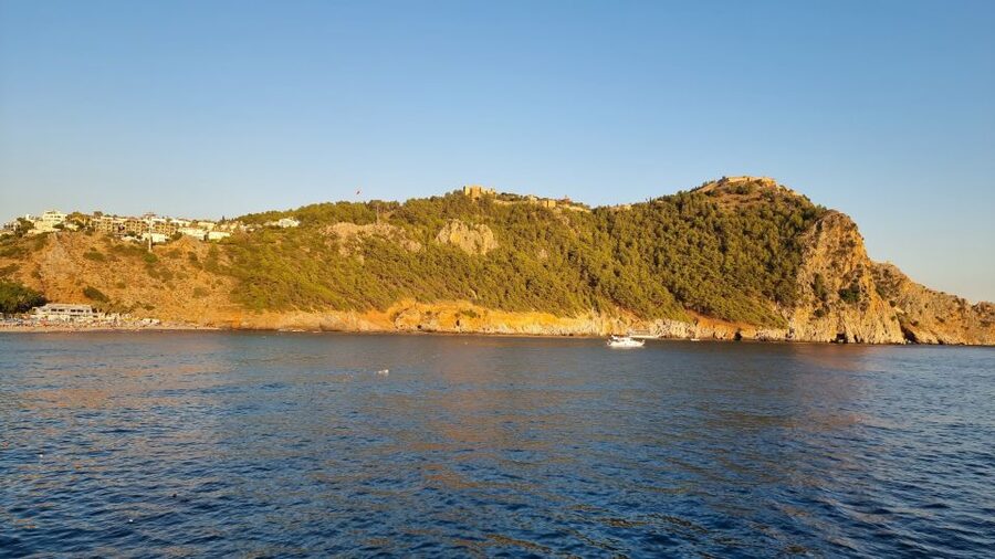 Alanya: Relax Boat Trip With Lunch & Swimming - Lunch with grilled chicken at Ulaş