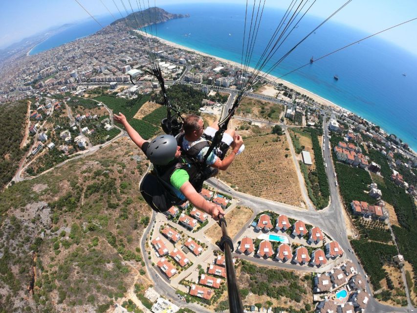 Alanya: Tandem Paragliding from 700m with Meeting or Pick Up - What the $77 price really covers