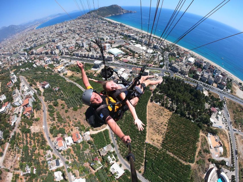 Alanya: Tandem Paragliding from 700m with Meeting or Pick Up - Who will get the most from this flight