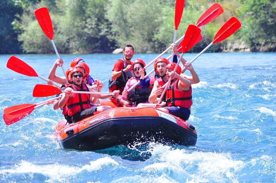 Antalya: Full-Day Rafting Tour with Lunch and Transportation - Guides who keep the boat moving