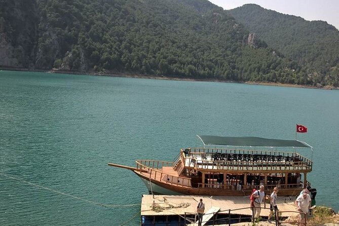Antalya: Green Canyon Boat Trip with Lunch and Drinks - The Green Canyon cruise and its quiet appeal
