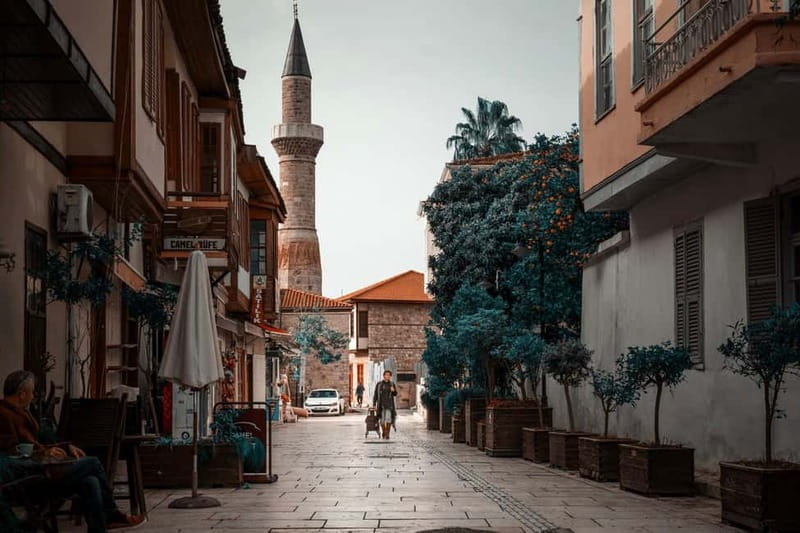 Antalya: Kaleici Old Town Small Group Guided Walking Tour - What the guides add to a short walking tour