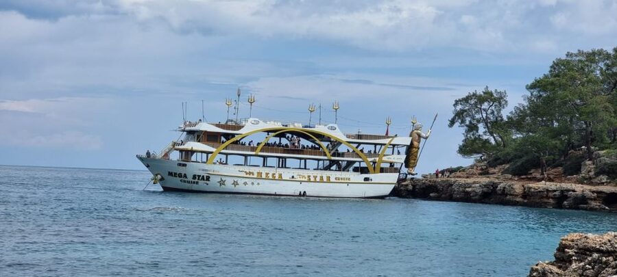 Antalya & Kemer: Pirate Boat Tour With Foam Party & Swimming - Music, foam, and the social atmosphere