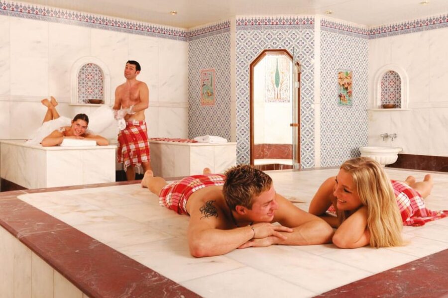 Antalya: Turkish Bath Experience with Oil Massage - Lockers, sauna, and the first 15 minutes
