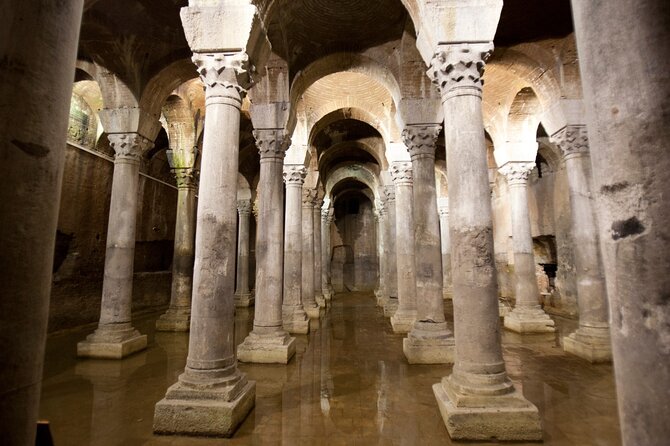 Basilica Cistern Skip-the-Line Ticket with Guided Tour - Free time among the columns