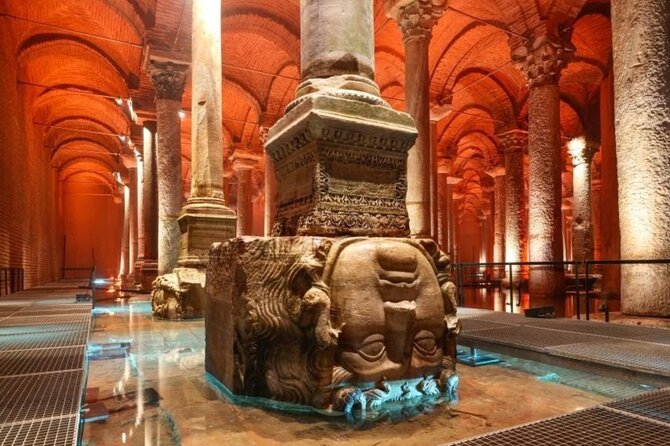 Basilica Cistern Skip-the-Line Ticket with Guided Tour - Entering the cistern without the long queue