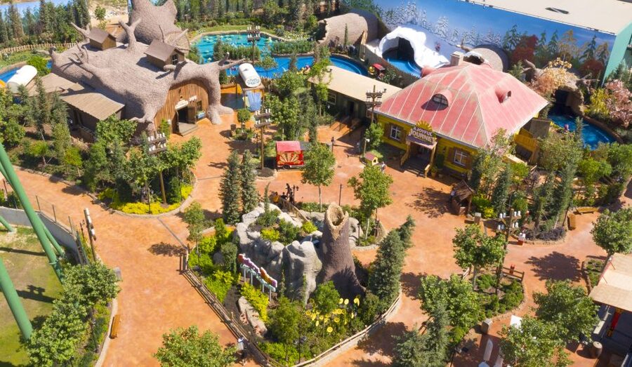 Belek: The Land Of Legends Theme Park Entrance Ticket - Heat, shade, and changing facilities