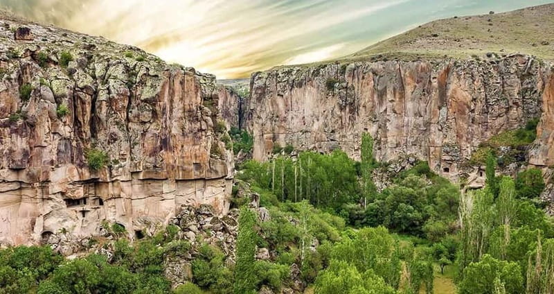 Best of Cappadocia Tour (Red Tour + Underground City) - Uçhisar and Love Valley: two short stops with very different views