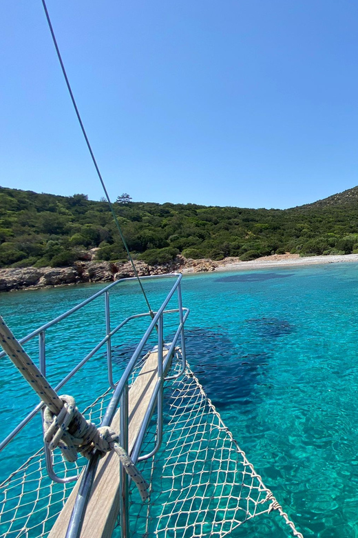 Bodrum: Peninsula Private Boat Tour with Lunch - Leaving Halikarnas Harbor at 10:30