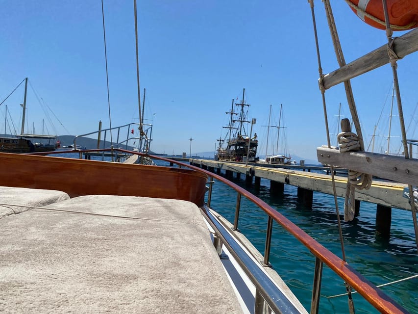 Bodrum: Peninsula Private Boat Tour with Lunch - Swimming and snorkeling from your own boat