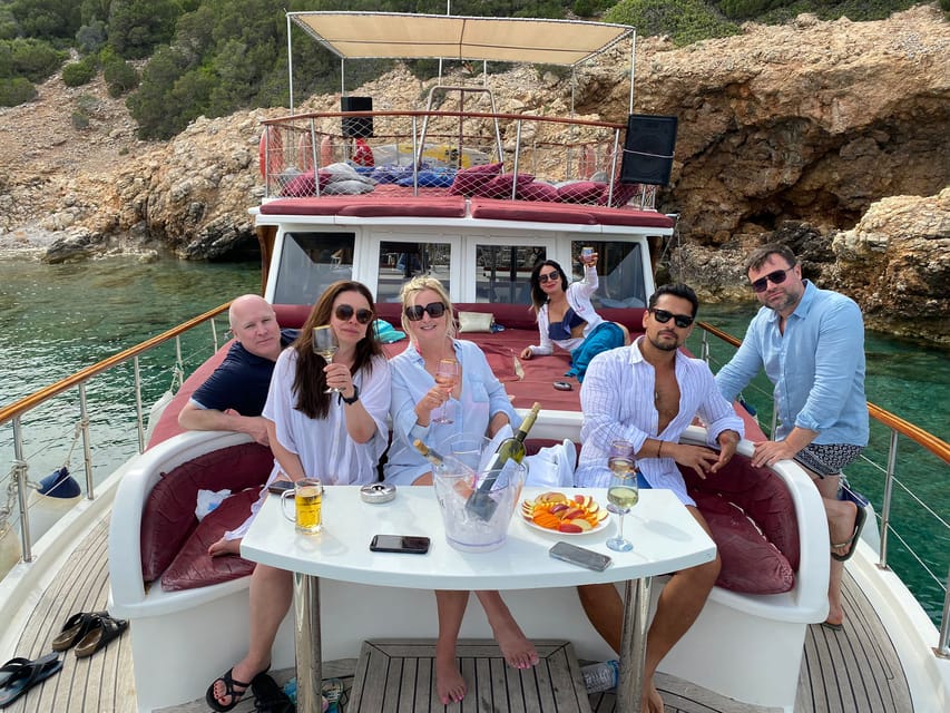 Bodrum: Peninsula Private Boat Tour with Lunch - Drinks, shade, and the practical details