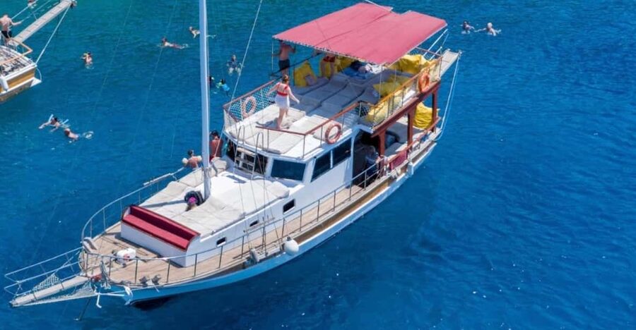Bodrum: Peninsula Private Boat Tour with Lunch - What the private price really buys