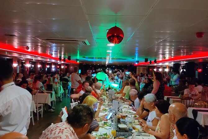 Bosphorus Dinner Cruise Tour with Private Table - Why a night on the Bosphorus works so well