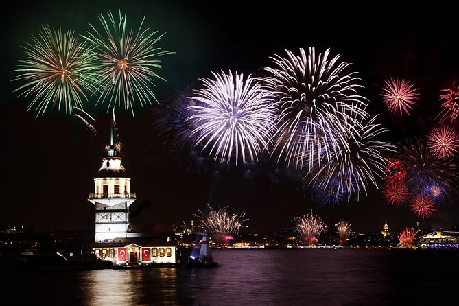 Bosphorus Dinner Cruise with Folk Dance and Live Performances - Maiden’s Tower and the return to Kabataş
