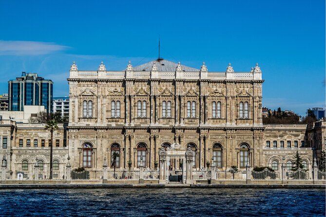 Bosphorus Evening Cruise: Dinner, Live Shows & Private Table - What the boat experience feels like