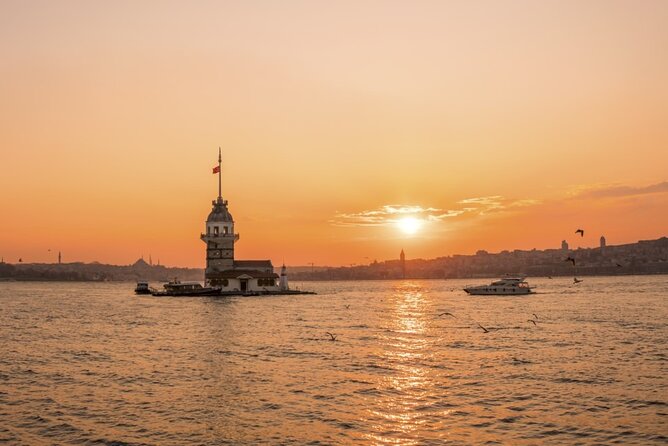 Bosphorus Sightseeing Cruise Tour with Audio Guide - Dolmabahçe and Beşiktaş by Water