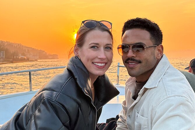 Bosphorus Sunset Cruise on Luxury Yacht with Transfers - Kurucesme, Bebek, and Arnavutkoy
