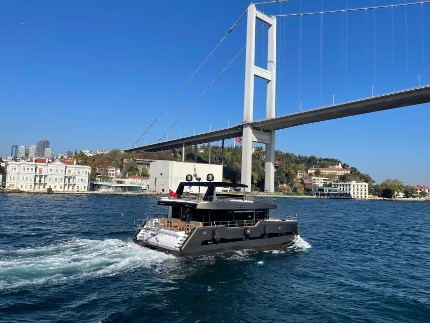 Bosphorus Tour With Lunch - Beylerbeyi Palace and the Asian shore