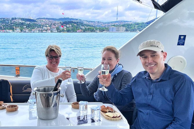 Bosphorus Yacht Cruise with Stopover on the Asian Side - (Morning or Afternoon) - Beylerbeyi Palace from the water