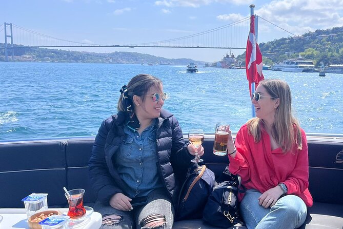 Bosphorus Yacht Cruise with Stopover on the Asian Side - (Morning or Afternoon) - The 30-minute break in Kanlıca