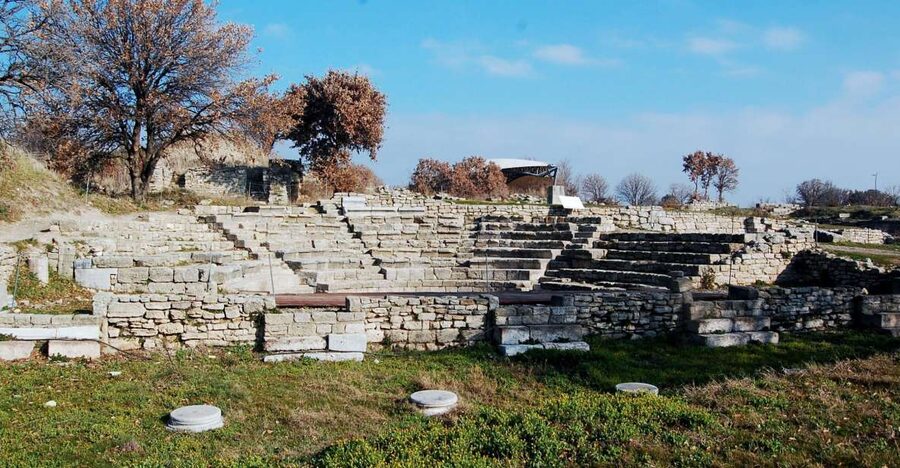 Canakkale: Full-Day Troy and Gallipoli Tour - Lunch in Eceabat keeps the schedule moving