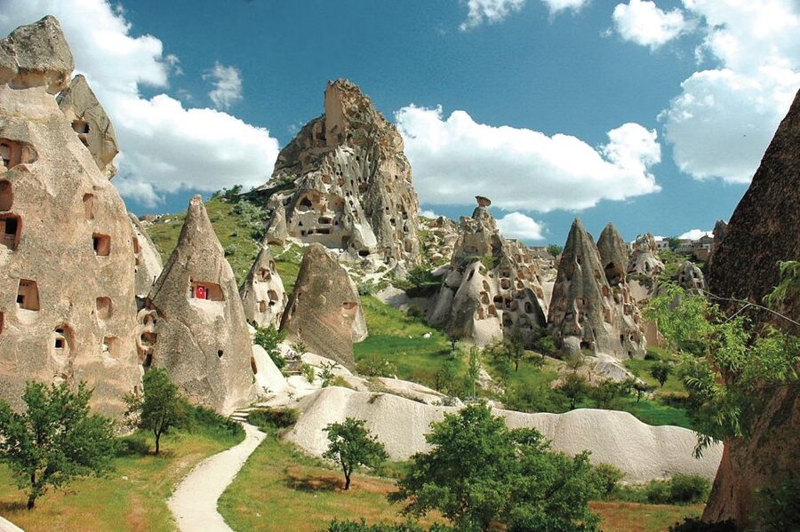 Cappadocia: Guided Green Tour Incl. Lunch and Entry Tickets - Guides, group size, and the human side of the day