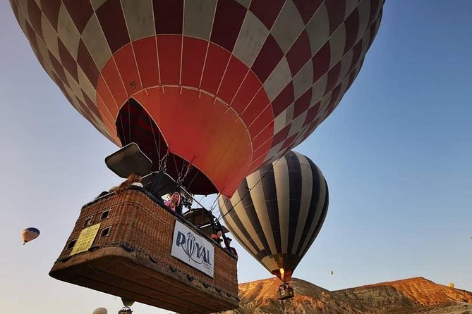 Cappadocia Hot Air Balloon Ride / Royal Balloon - Queen or King: which basket makes sense?