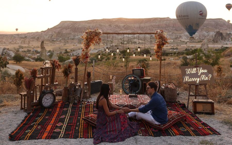 Cappadocia: Love Valley Proposal Service with Transfers - Photography and keeping the memory