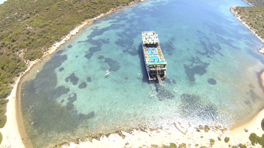 Cesme: Islands and Bays Boat Trip with BBQ Lunch - A full day on the Aegean from Cesme