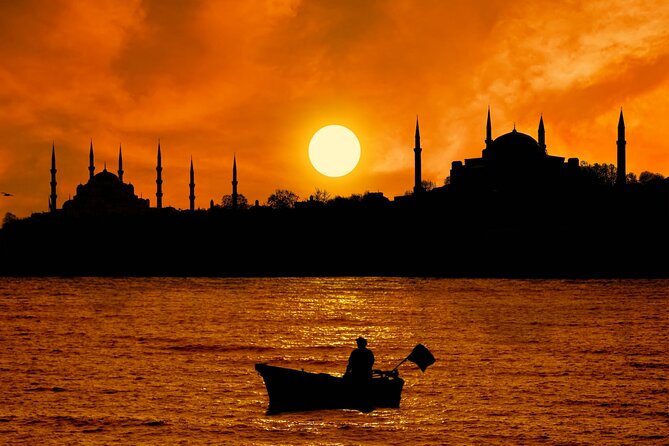 Circle Istanbul (Extraordinary Istanbul) - The Bosphorus cruise is brief but useful