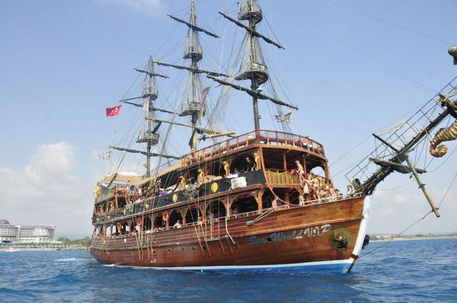 City of Side: Side & Caretta Bay Boat Trip w/ Lunch & Drinks - Seeing the Temple of Apollo from the water