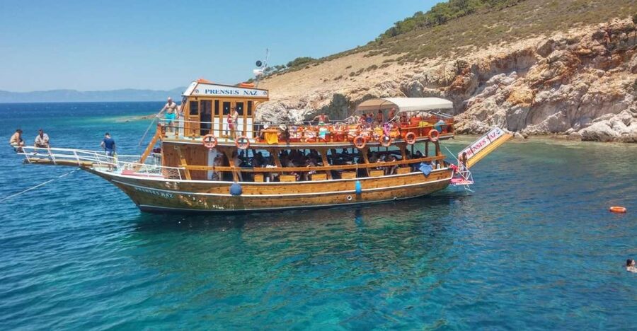 Didim/Altinkum: Lazy Day Boat Trip w/BBQ Lunch - Swim stops, coves, and time to do nothing