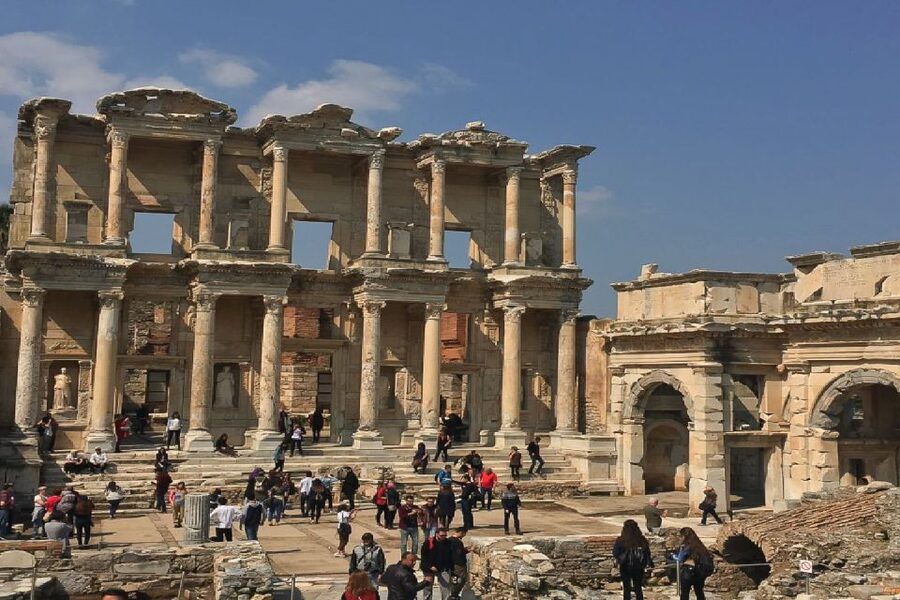 Ephesus: House of Virgin Marry & Artemis w Lunch & Ticket - Lunch breaks up the sightseeing