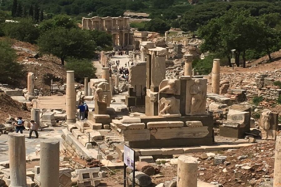 Ephesus: House of Virgin Marry & Artemis w Lunch & Ticket - The House of the Virgin Mary, quiet and personal