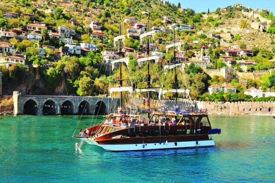 Explore Alanya's Beauty Catamaran Boat Tour - Guides, comfort, and practical details