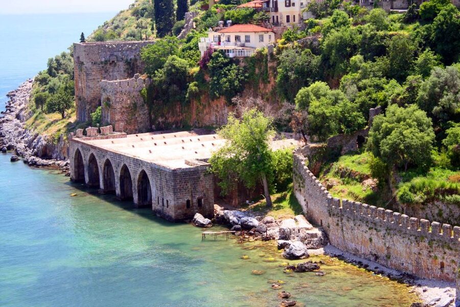 From Alanya: Boat Tour with Unlimited Soft Drinks and Lunch - What your day on the Alanya boat looks like