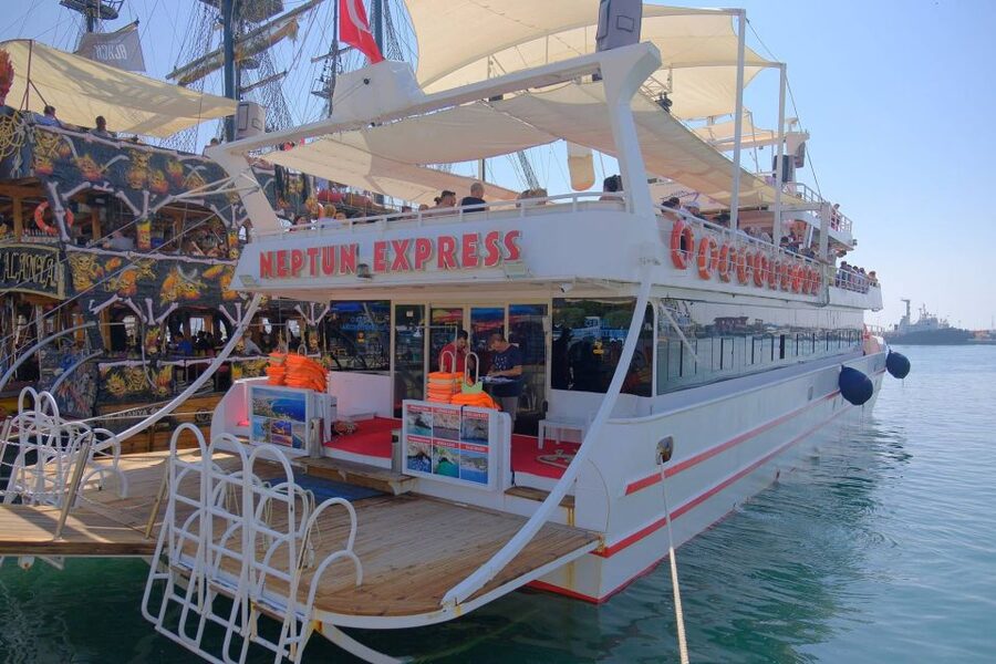 From Alanya: Boat Tour with Unlimited Soft Drinks and Lunch - Swimming near Cleopatra Beach
