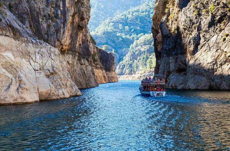 From Alanya: Green Canyon Boat Trip with Lunch and Drinks - Buffet lunch beside the canyon